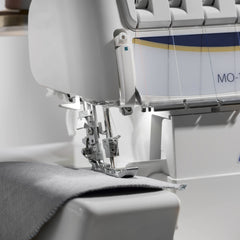 JUKI MO-1000 Air overlocker